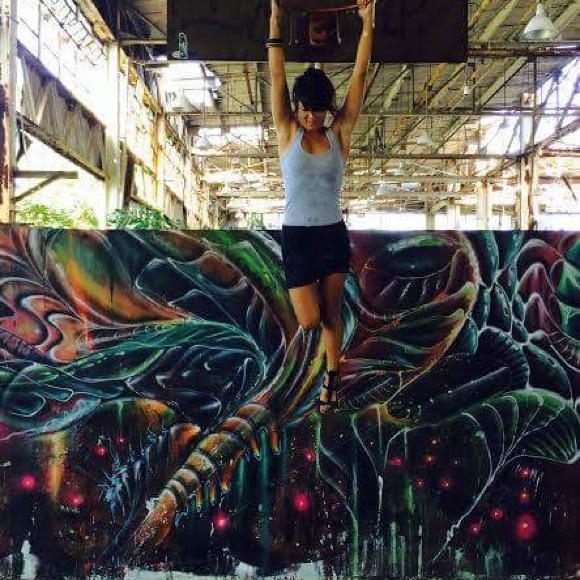 Meet your Posher, Laura - Picture 3 of 8